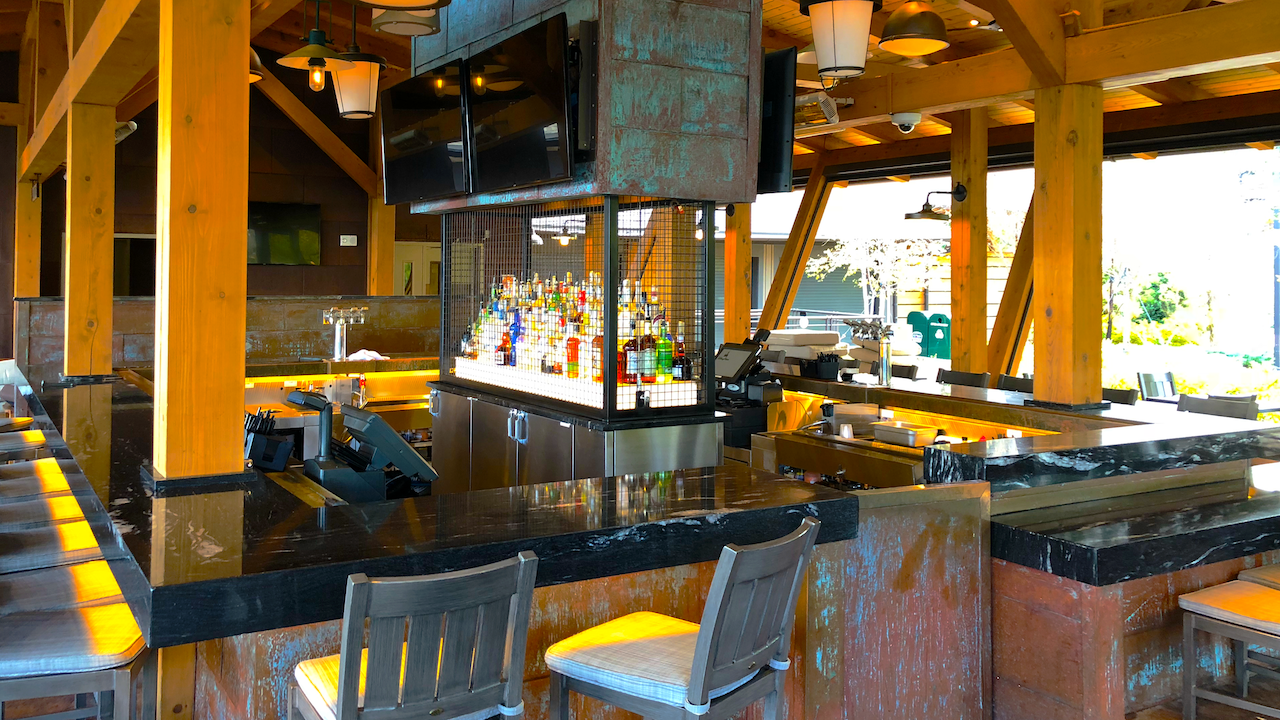 Geyser Point Bar And Grill at Disney’s Wilderness Lodge