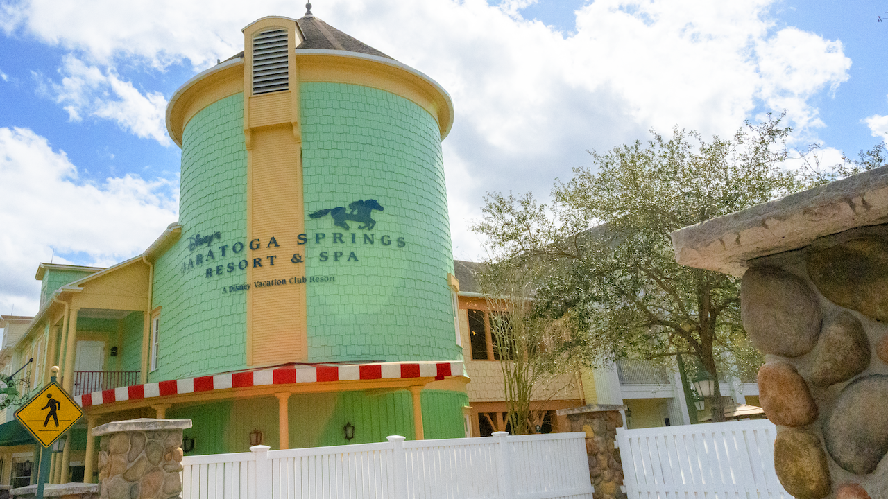 The CONTROVERSIAL Turf Club Bar And Grill at Saratoga Spring - Disney Dining Review